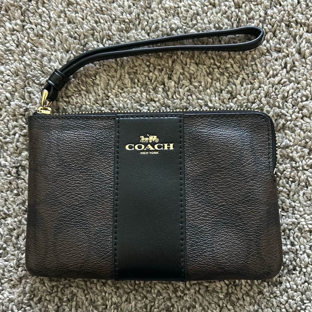 Coach Corner Zip Wristlet